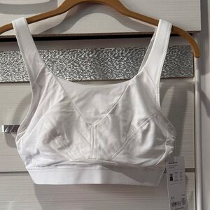 Athleta Invincible bra NWT